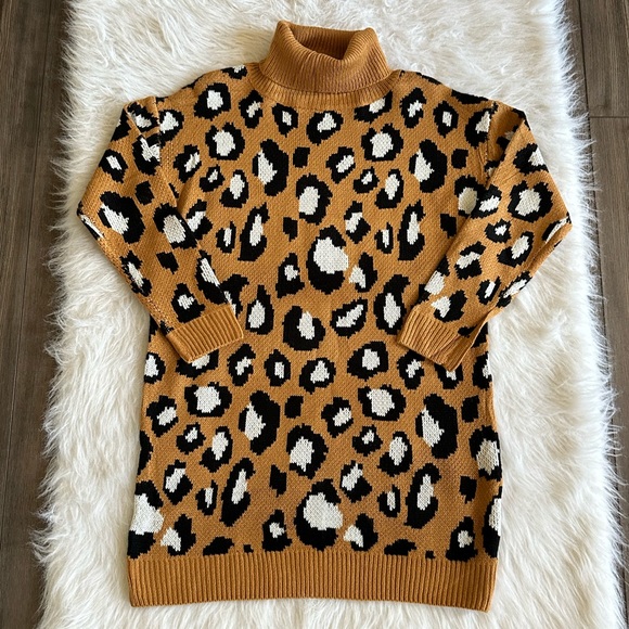 Mint Julep Boutique Oversized Turtleneck Leopard Sweater Dress Size Small - Picture 4 of 9